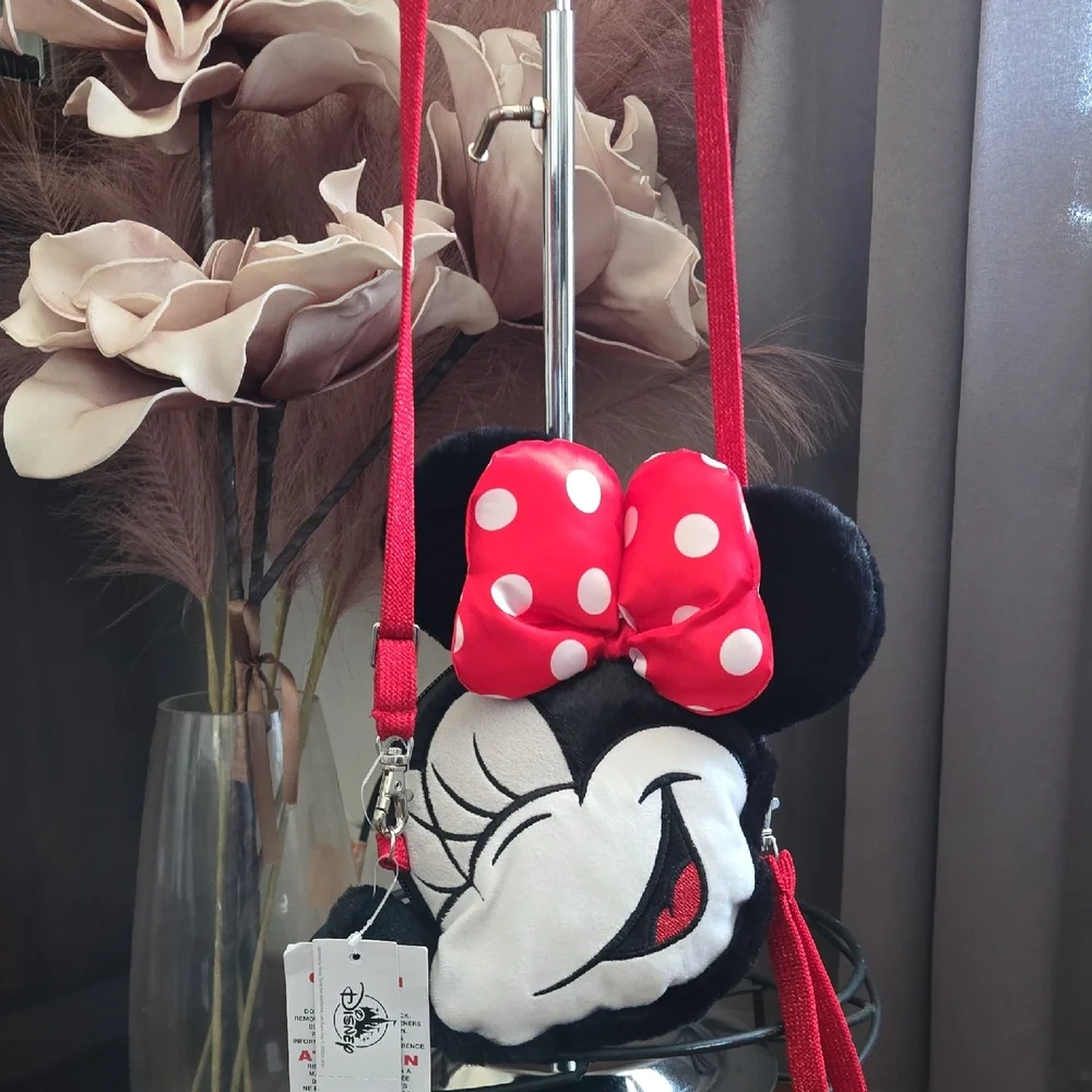Disney Minnie Mouse Smiling Crossbody Bag - Red and Black
